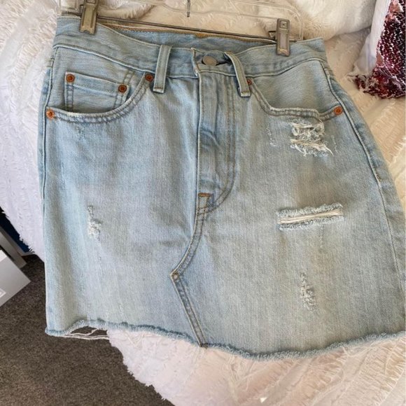Levi's Denim Skirt - Picture 2 of 2